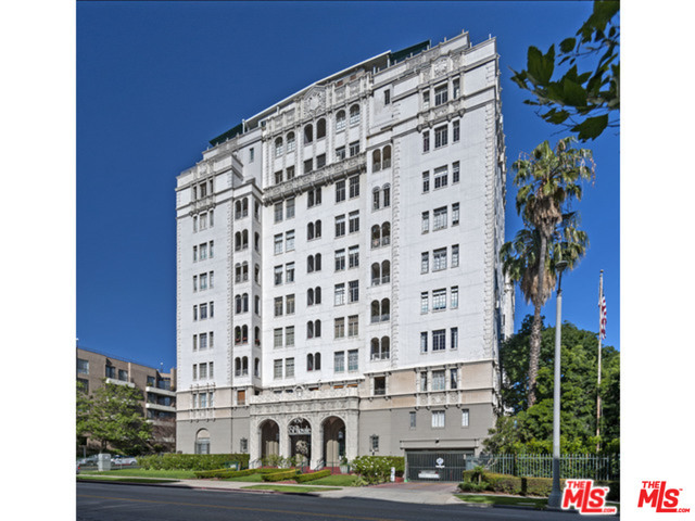 Building Photo - 450 Rossmore Ave
