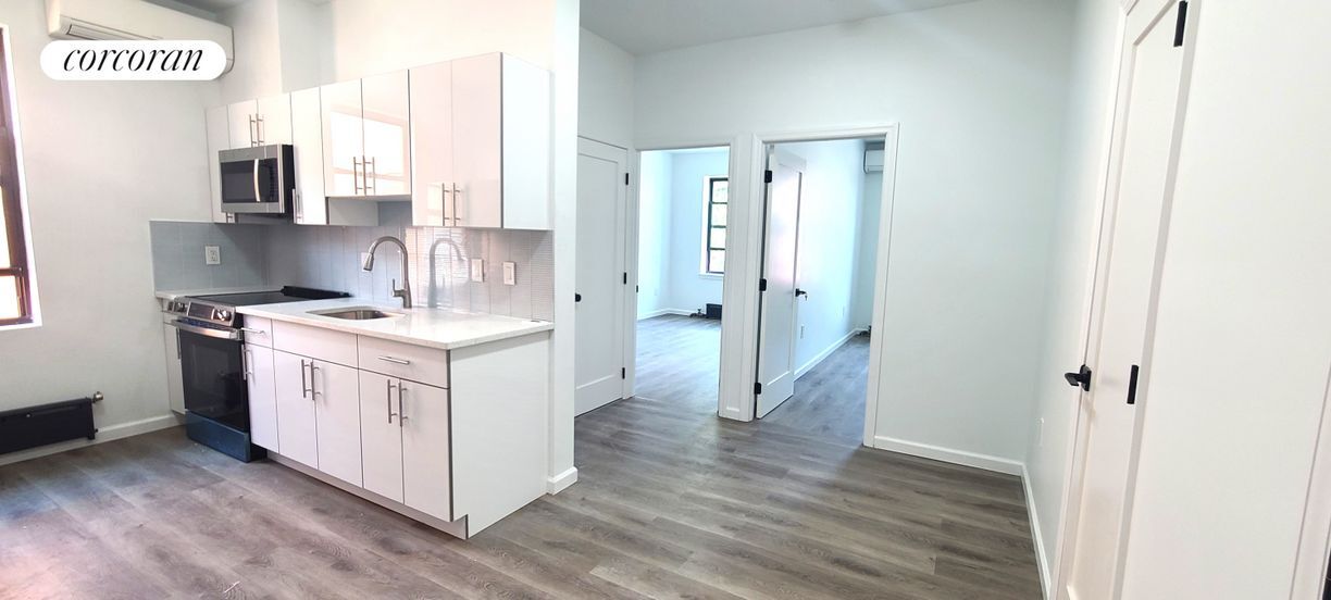 Foto principal - 30-56-56 12th St