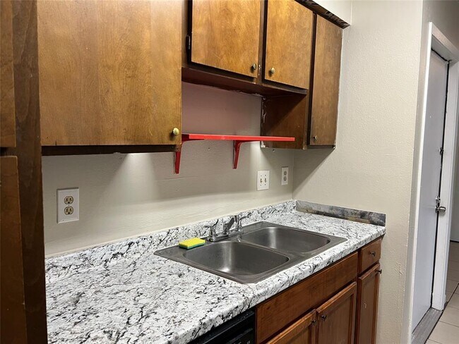 Foto del edificio - 8423 Hearth Dr