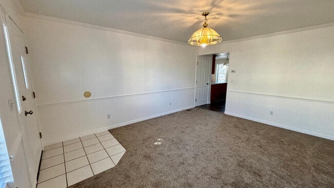 Building Photo - 631 W 20 N