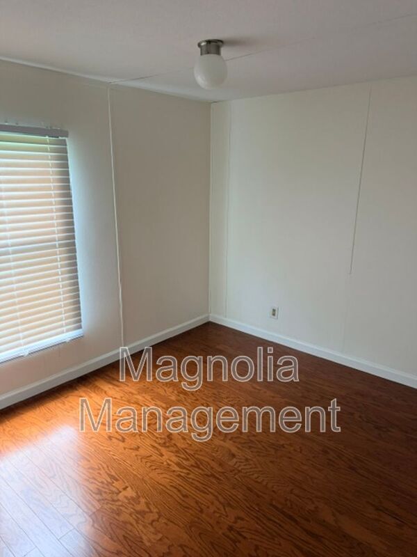 Foto del edificio - 209 Gillburg Estates Ct