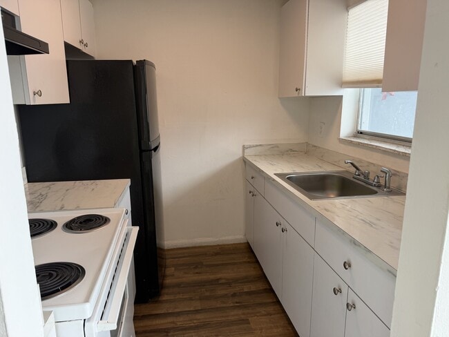 Building Photo - 5741 SW 36th Ct