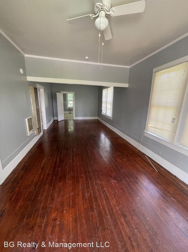 Building Photo - 2 br, 1 bath House - 304 S Market Street