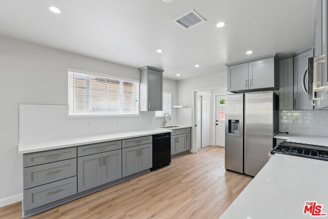 Building Photo - 1349 S Curson Ave