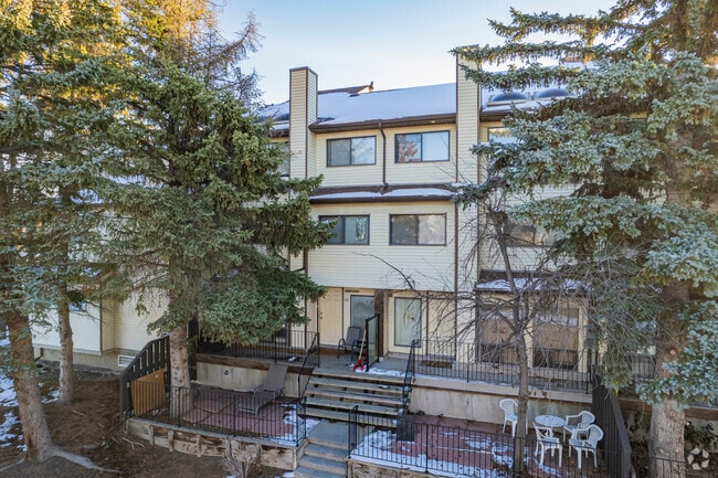 Building Photo - Killarney Mews