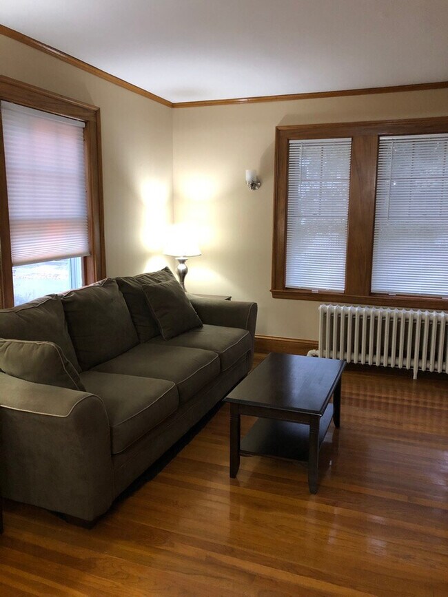 Building Photo - 25 Alameda Rd