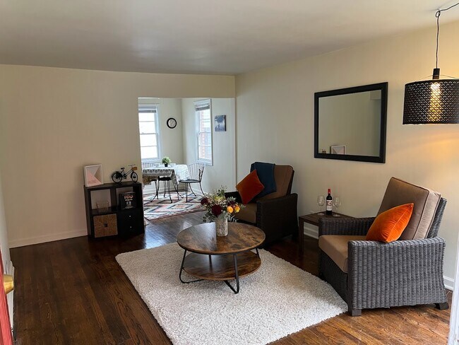 Foto del edificio - 7423 N Vincent Ave