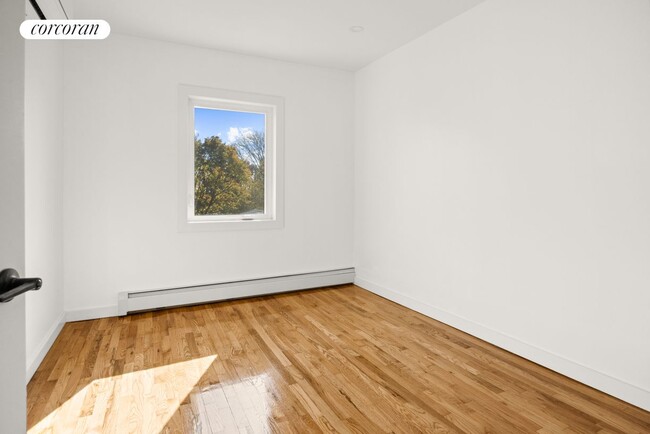 Building Photo - 140 Terrace Pl