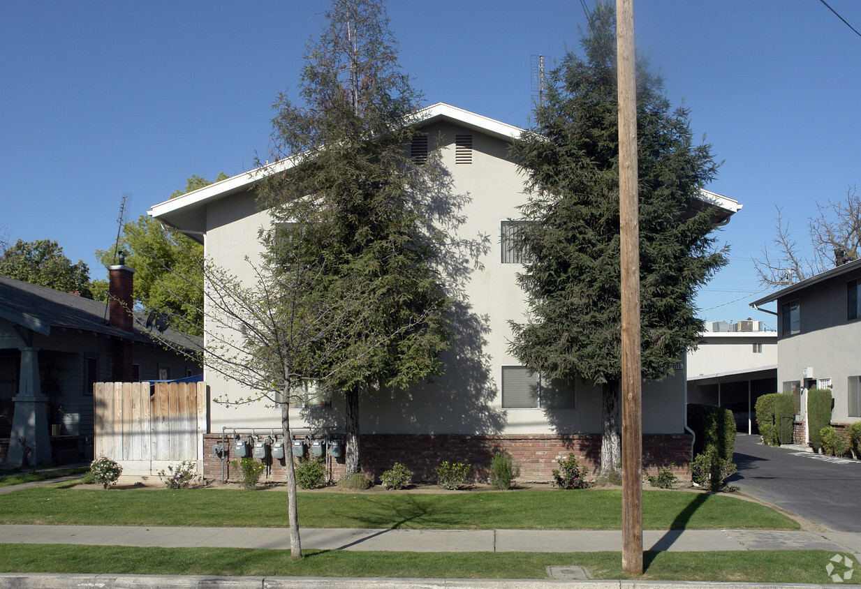 Building Photo - Yosemite Townhomes