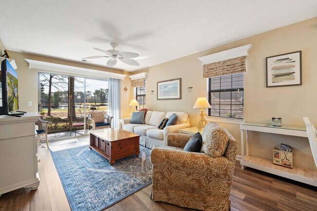 Foto del edificio - 270 Pinehurst Ln