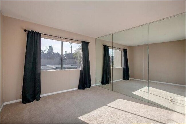 Foto del edificio - 3025 Charwood Ct