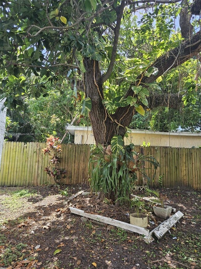 Foto del edificio - 7620 NE 3rd Ct