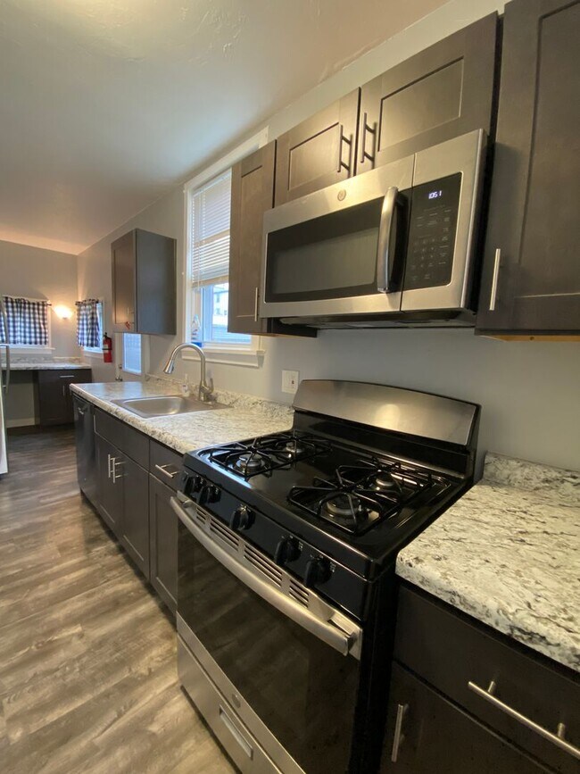 Foto del edificio - Recently updated building in Bellevue area of Pittsburgh