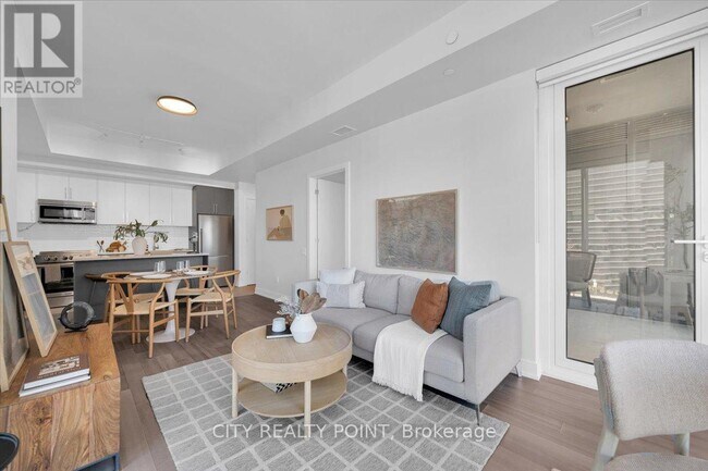 Photo du bâtiment - 664-664 Spadina Ave.