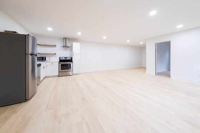 Building Photo - 11744 SW 61st Ave