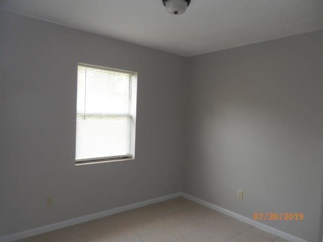 Building Photo - 114 Pointe S Dr