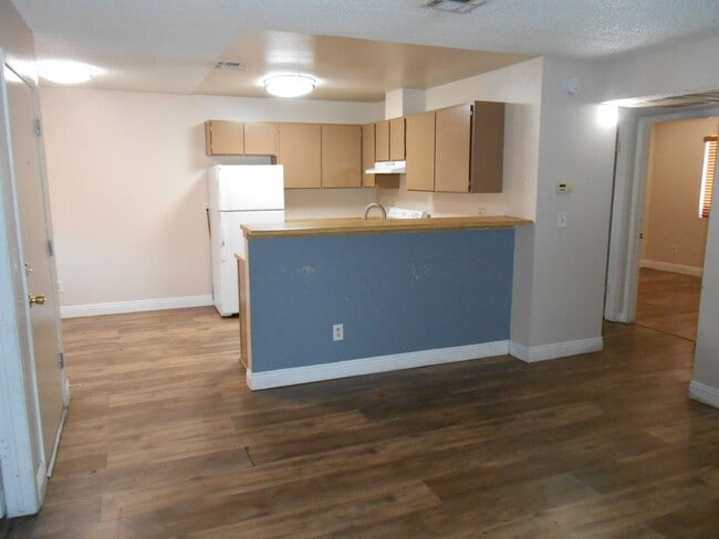 Building Photo - 1st Floor Condo in Sunrise Manor