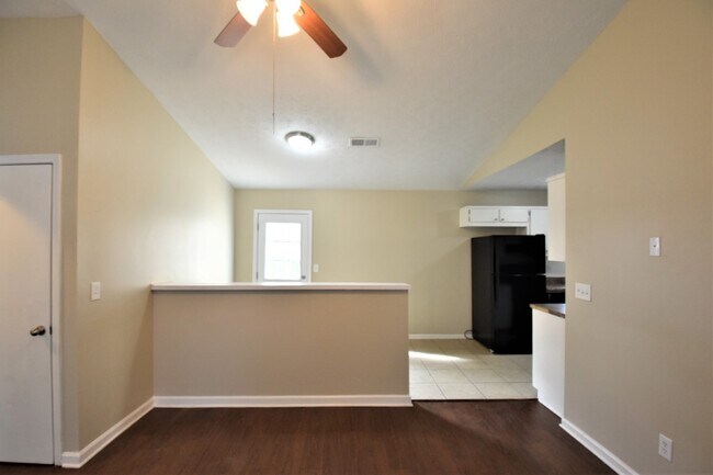 Building Photo - 4038 Warren Rd