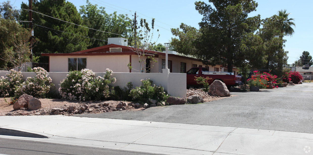 Building Photo - Kachina Apartments