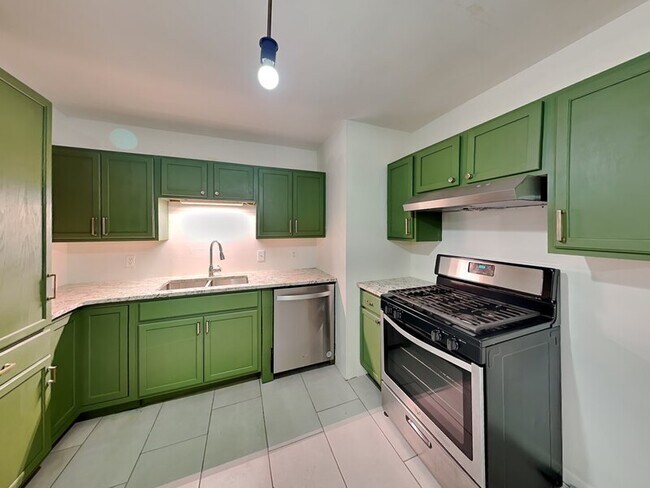 Foto del edificio - 3521 Willard Ave SW