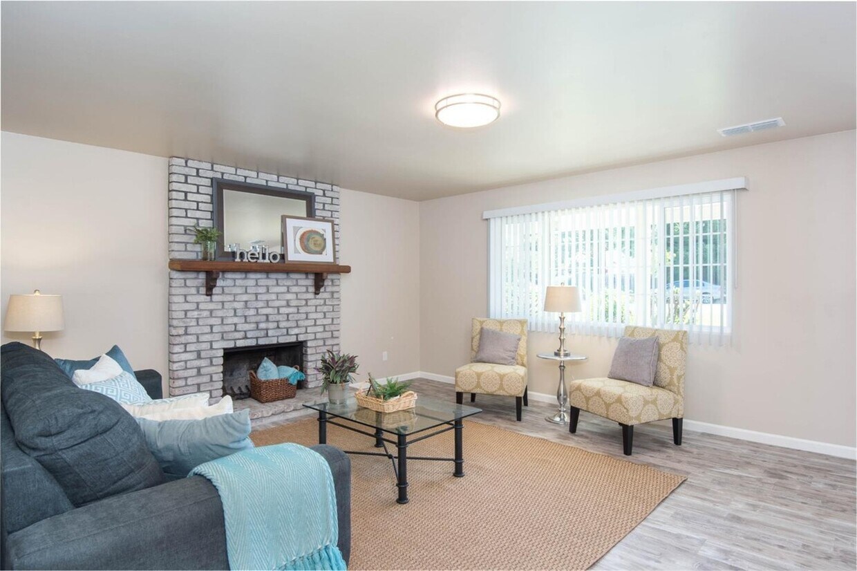 Foto principal - 7849 Sungarden Dr