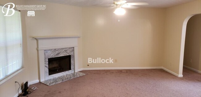 Building Photo - Lithonia 5BR/3B Split Level Home