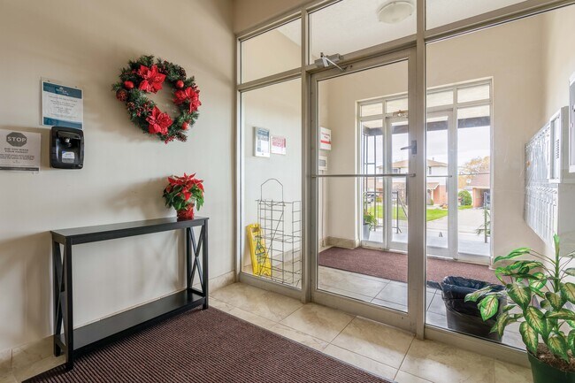 Building Photo - Bayfield Manor Apartments