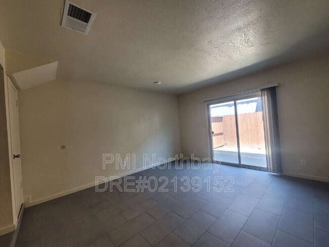 Building Photo - 1200 Dana Dr