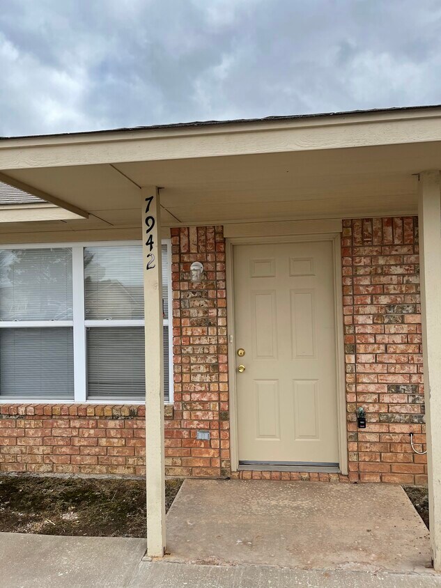 Fully Furnished Unit - 7942 NW Crossland Cir