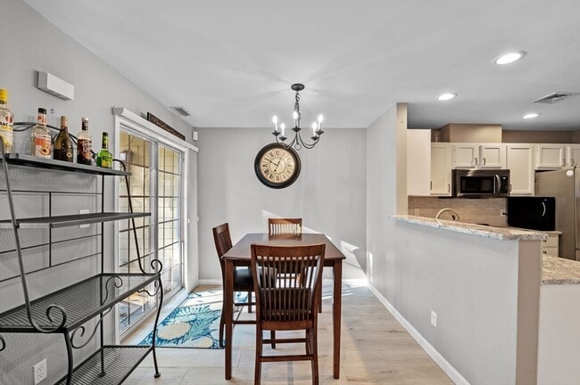 Building Photo - 709 Gazebo Cir