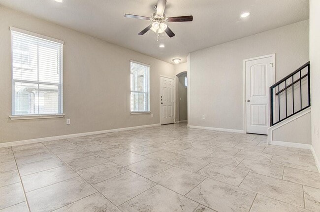 Foto del edificio - 414 Epiphany Ln