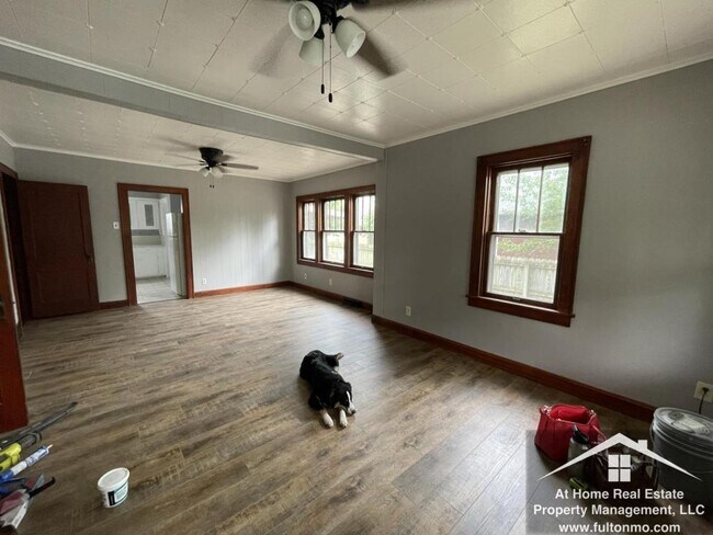 Building Photo - 716 Grand Avenue