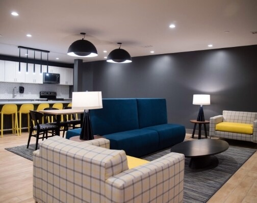 Lobby - Luna on Pine