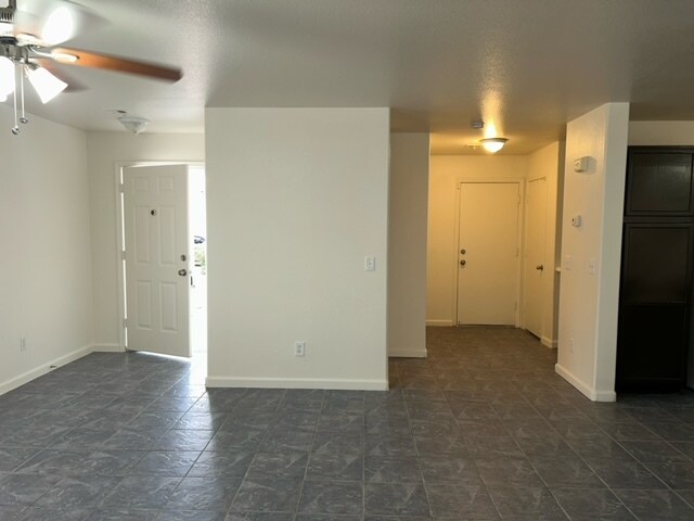 Foto del edificio - 9445 Coral Berry St