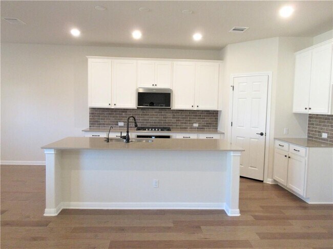 Building Photo - 501 Windom Way