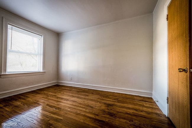 Building Photo - 1521 W 81st St