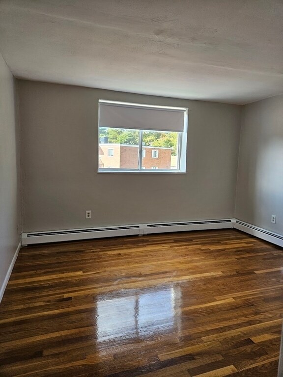 Foto del edificio - 572 Cummins Hwy