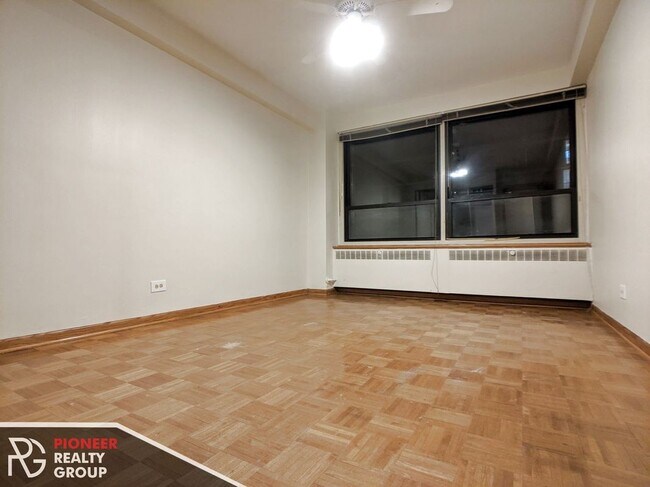 Foto del edificio - 4180 N Marine Dr