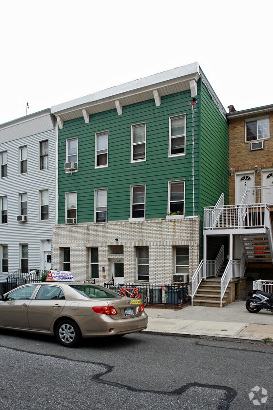 Primary Photo - 329 18th St