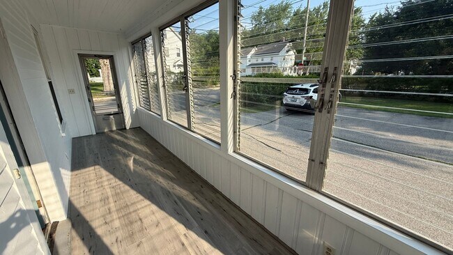 Foto del edificio - Lovely, 2 Story Apartment Triplex within W...