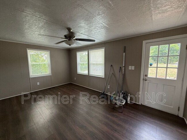 Building Photo - 1509 NC-801