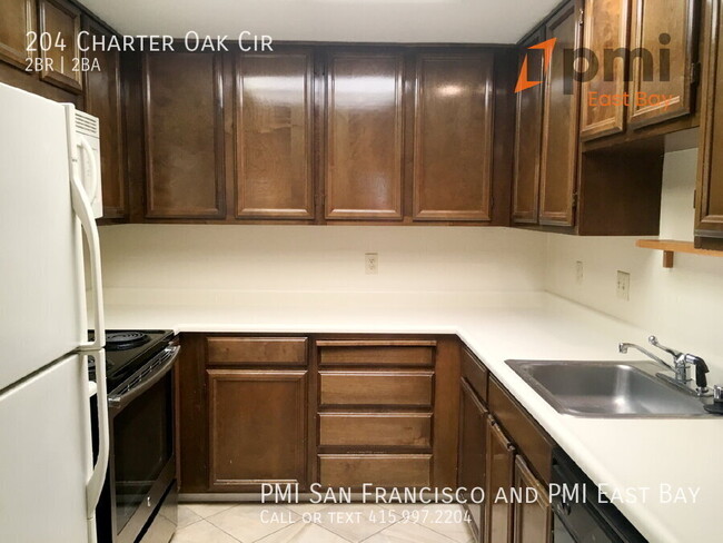 Building Photo - Large 2br / 2ba Cottage-like Townhouse wit...