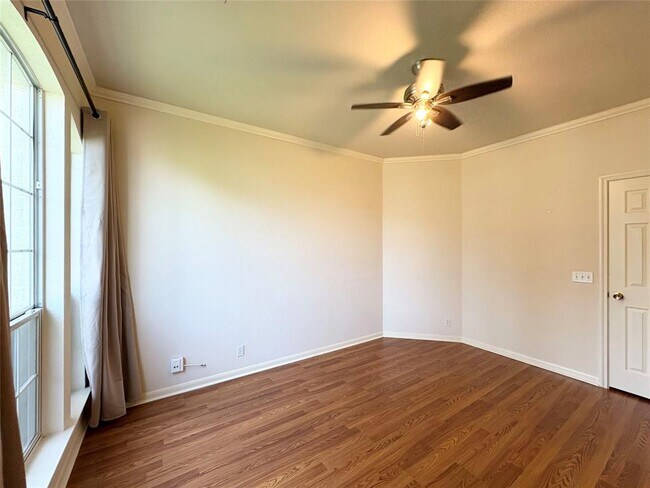 Building Photo - 7006 Rambollet Terrace