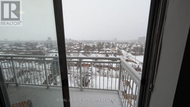 Building Photo - 1435 Morisset Ave