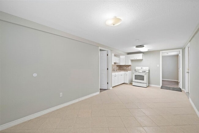 Foto del edificio - Lovely 2 Bedroom 2 Bath Duplex