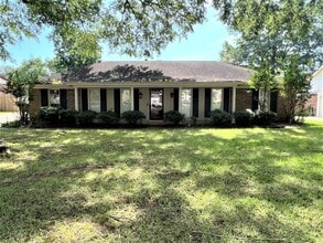 Building Photo - 384 Rutledge St
