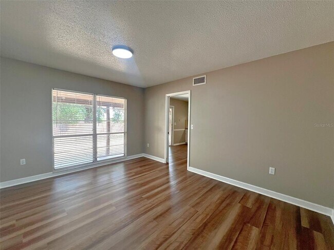 Building Photo - 822 Lake Elbert Ct