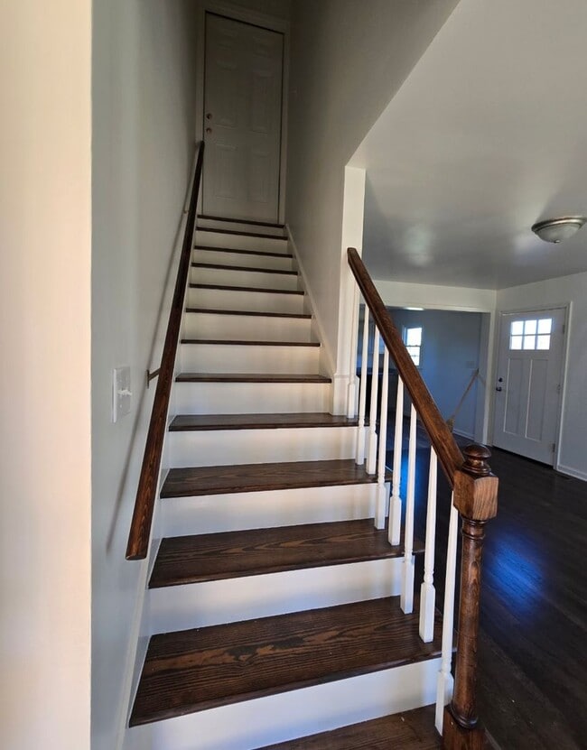 Building Photo - Renovated Farmhouse on Large Lot!