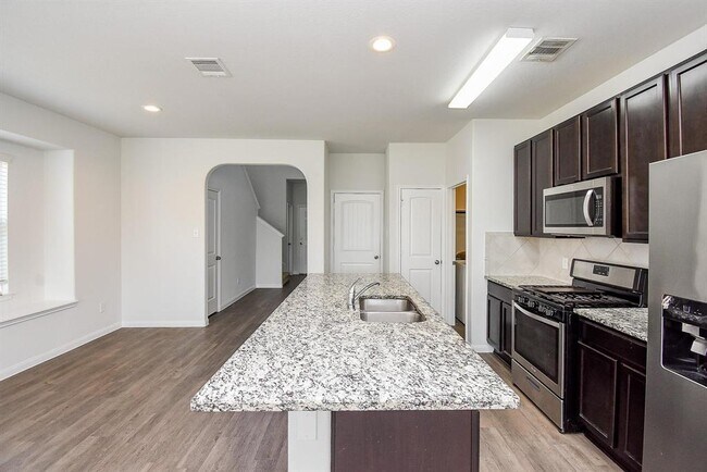 Building Photo - 9614 Summer Song Dr