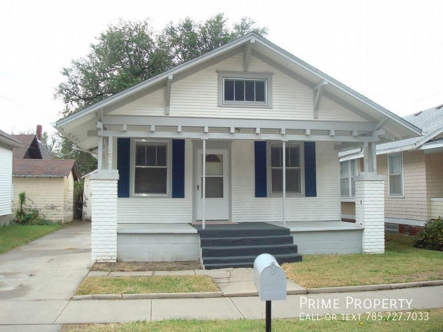 Primary Photo - 239 N Phillips
